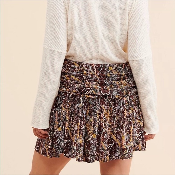 Free People Skirt Womens 6 Saturday Sun Mini Miniskirt Brown Yellow Print Ruched - Picture 3 of 13